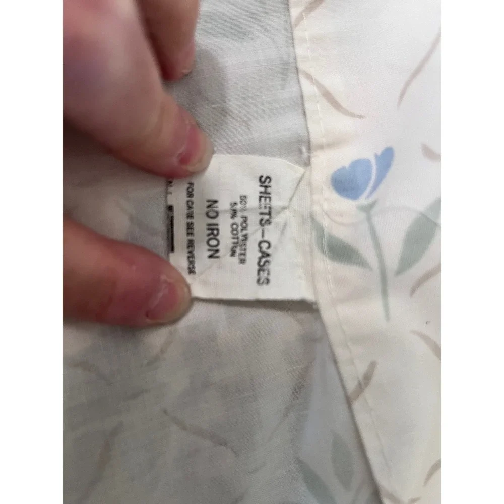 Vintage King size‎ pillowcase in cottage core floral